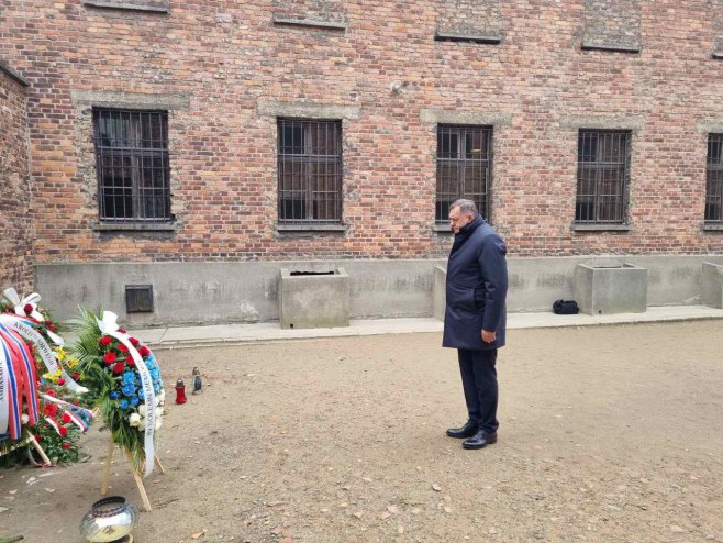 Dodik posjetio Aušvic i odao poštu žrtvama Holokausta - Foto: SRNA