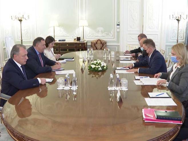 Dodik sa predstavnicima kompanije Gasprom (Foto:ATV) - 