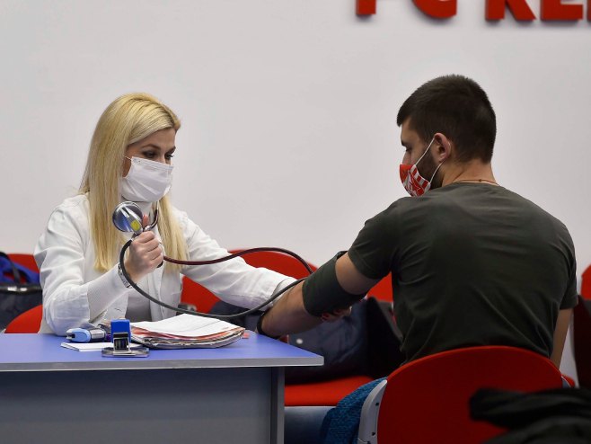 Darivanje krvi (foto: FK Crvena zvezda) - 