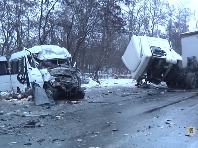 Saobraćajna nesreća u Ukrajini (foto: GUNP v Černіgіvsьkій oblastі) - 
