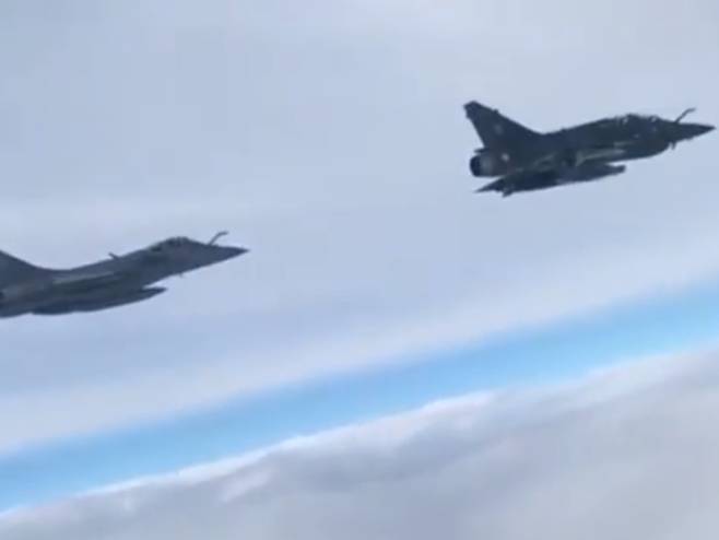 Ruski lovci otjerali tri francuska vojna aviona - Foto: Twitter