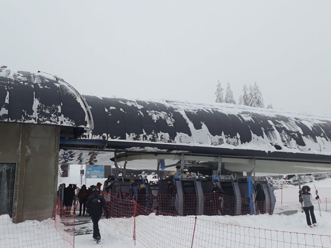 Furtula o padu dječaka sa žičare: Pomoć stigla ekspresno; Apel svim skijašima da poštuju pravila (VIDEO)