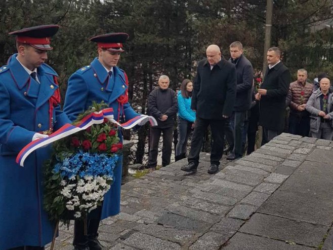 Obilježavanje 106 godine od internacije Srba u austrougarski logor Obilježavanje 106 godine od internacije Srba u austrougarski logor - Foto: RTRS