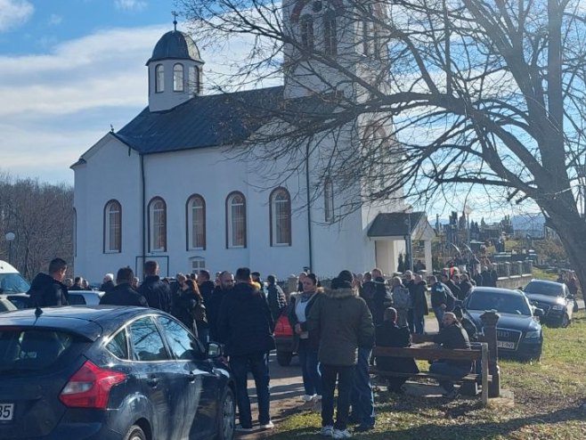 Parastos u Kravici - Foto: RTRS