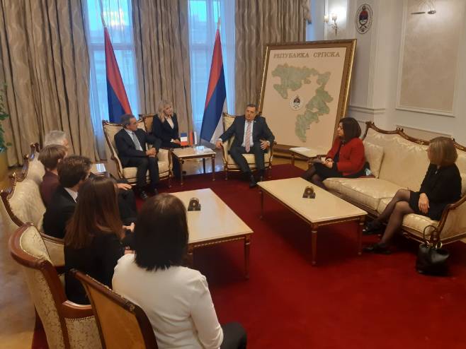 Milorad Dodik sa delegacijom Francuske Milorad Dodik sa delegacijom Francuske - Foto: RTRS