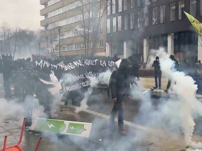 Neredi u Briselu (foto:screenshot Sputnik live Telegram) - 