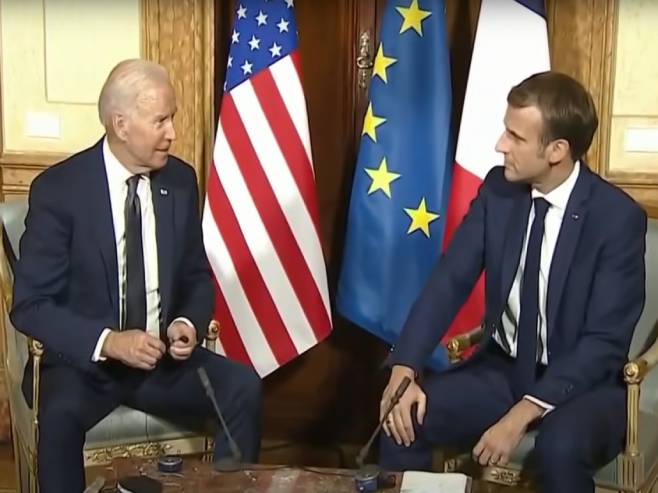 DŽozef Bajden i Emanuel Makron - Foto: Screenshot/YouTube