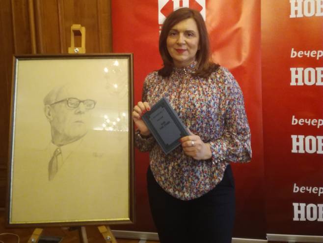 Nagrada Meša Selimović za knjigu godine dobilo djelo "Nebo, tako duboko", autorke Vesne Kapor - Foto: RTRS