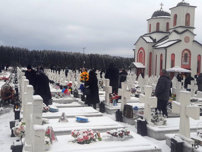 Zadušnice na Malom Zejtinliku - Foto: RTRS