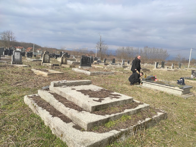 Đakovica: Srbi obišli groblje na Zadušnice (Foto: PO opštine Đakovica) - 