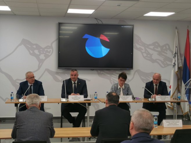 Višković sa privrednicima (Foto: twitter.com/Vlada_Srpske) - 