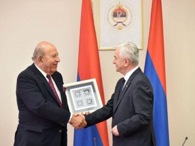 Nedeljko Čubrilović sa Krisom Spirouom (foto: narodnaskupstinars.net) - 