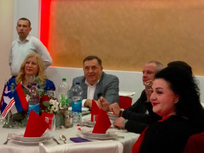 Dodik prisustvovao proslavi Dana žena članica Aktiva SNSD-a u Bijeljini - Foto: SRNA