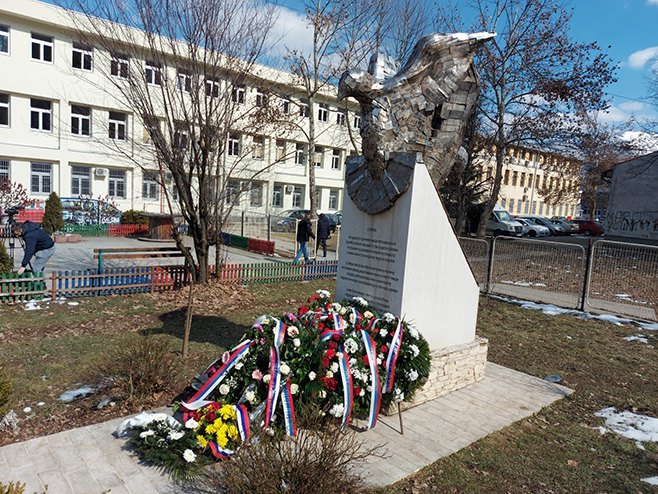 Spomen-obilježje ubijenoj djeci, OŠ "Sveti Sava" u Istočnom Sarajevu - Foto: SRNA
