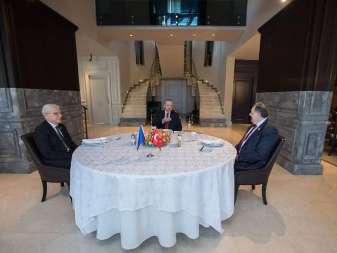 Dodik i DŽaferović sa Erdoganom - Foto: RTRS