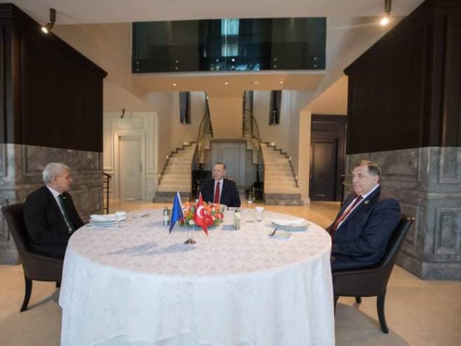 Dodik i DŽaferović sa Erdoganom - Foto: RTRS