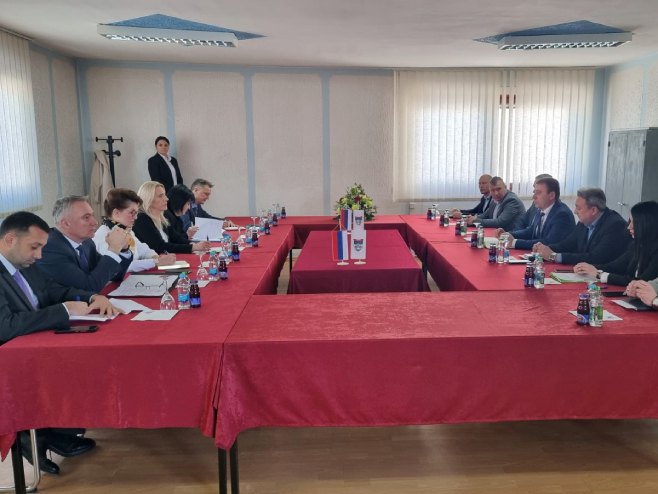 Sastanak u Kneževu Sastanak u Kneževu - Foto: RTRS