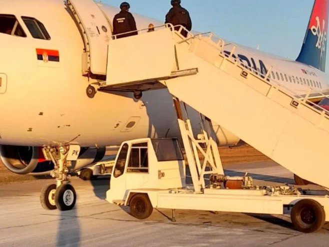 Kontradiverzioni pregled aviona (Foto: mupsrbije) Kontradiverzioni pregled aviona (Foto: mupsrbije) - Foto: Instagram