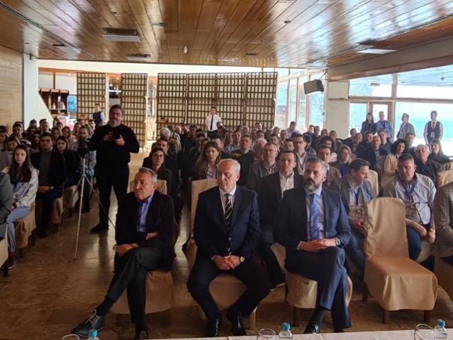 Otvoren 21. "Infoteh-Јahorina" (Foto: Vlada Srpske) - 