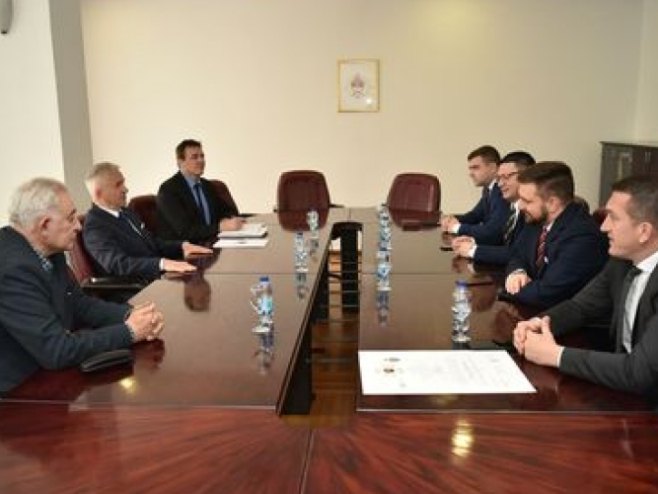 Predsjednik Čubrilović sa Đurđevim i Milenkovićem (foto:narodnaskupstinars.net) - 