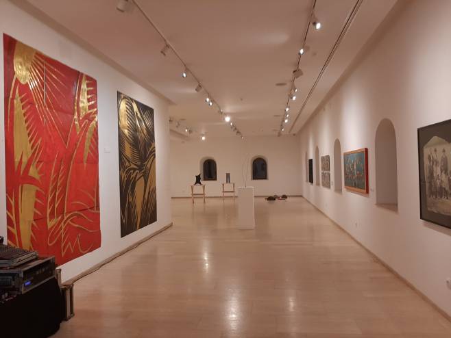 Izložba: "Osamdesete i devedesete danas, Art i fakta" - Foto: RTRS