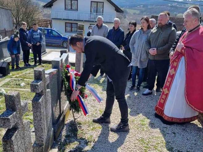 Parastos u Doboju - Foto: SRNA