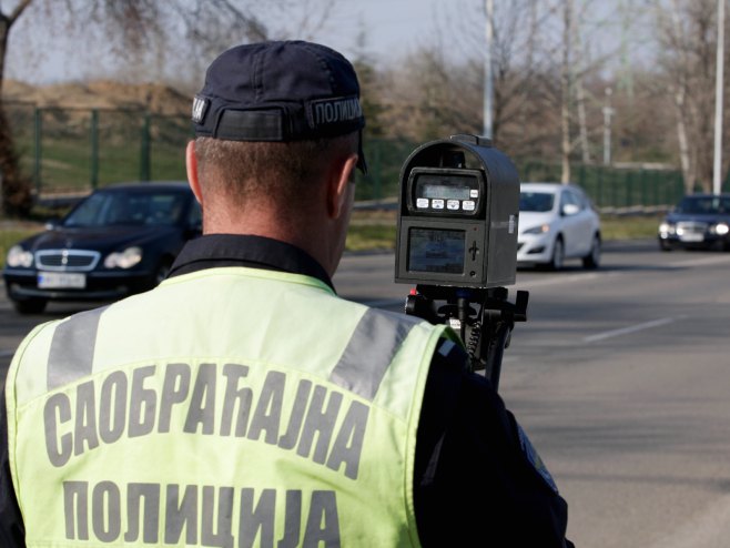 Vozio porše 233 kilometara na sat na auto-putu u Beogradu (VIDEO)