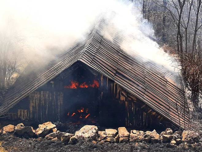 Požar u selima Dramešina i Slivlja - Foto: SRNA