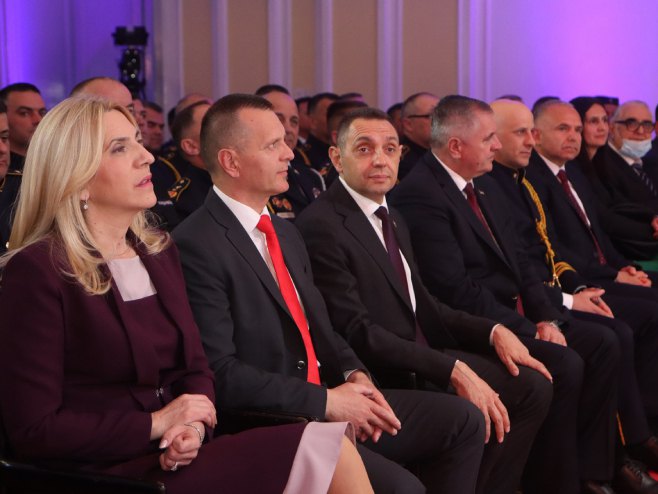Svečana akademija povodom Dana policije Svečana akademija povodom Dana policije - Foto: SRNA