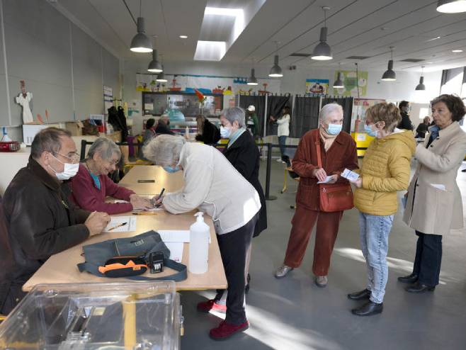 Izbori u Francuskoj (Foto: EPA-EFE/CAROLINE BLUMBERG) Izbori u Francuskoj (Foto: EPA-EFE/CAROLINE BLUMBERG) -