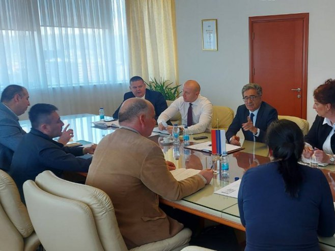 Kasipović sa predstavnicima Sindikata pravosuđa - Foto: RTRS