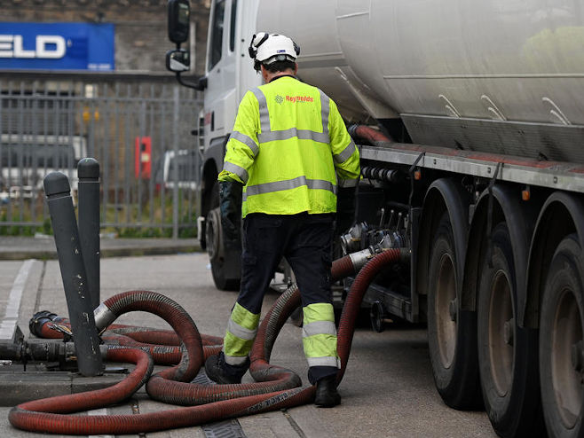 Nafta (Foto: EPA/ANDY RAIN, ilustracija) Nafta (Foto: EPA/ANDY RAIN, ilustracija) -
