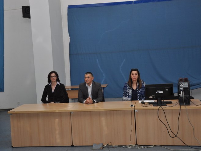 MUP - predavanje kadetima (Foto: Vlada Sprske) - 