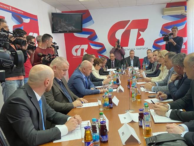 Sastanak vladajuće koalicije Sastanak vladajuće koalicije - Foto: RTRS