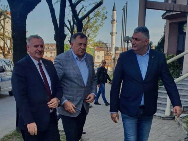 Višković i Dodik posjetili ЈU Vode Srpske. Višković i Dodik posjetili ЈU Vode Srpske. - Foto: SRNA