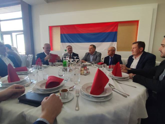 Milorad Dodik i Radovan Višković - Foto: RTRS