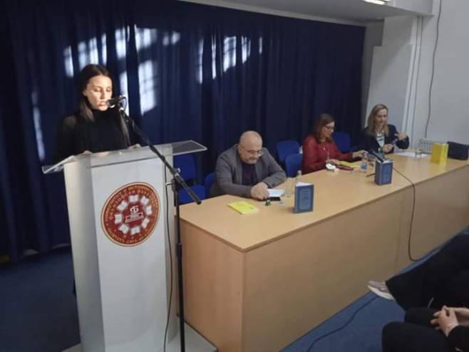 Predstavljena knjiga Vesne Kapor "Nebo, tako duboko" - Foto: SRNA