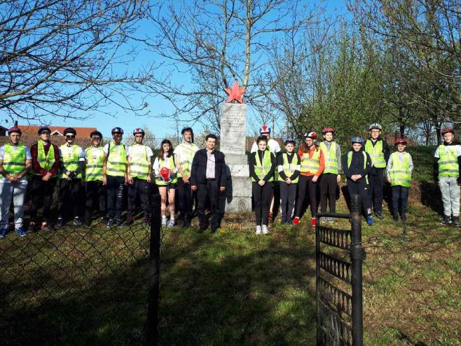 Kostajnica  "Put sjećanja" - Foto: RTRS