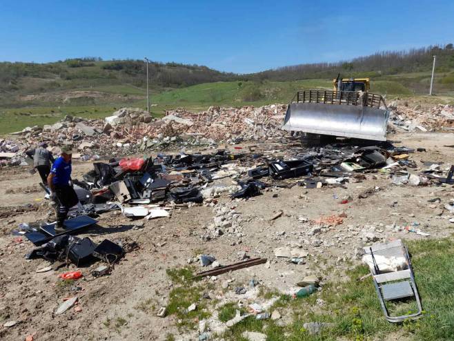 Uništeni predmeti korišćeni za nelegalno priređivanje igara na sreću - Foto: SRNA