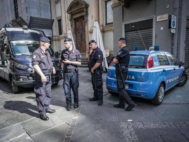 Policija u Torinu uoči sjednice Komiteta ministara Savjeta Evrope (Foto: EPA-EFE/Tino Romano) - 