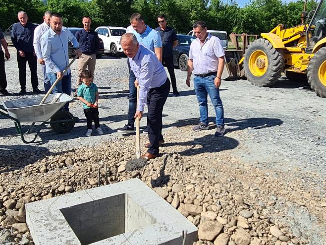 U Boljaniću kod Doboja položen kamen temeljac za fabriku obuće - Foto: SRNA