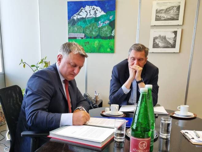 Sporazum penzionih fondova Srpske i Austrije - Foto: RTRS