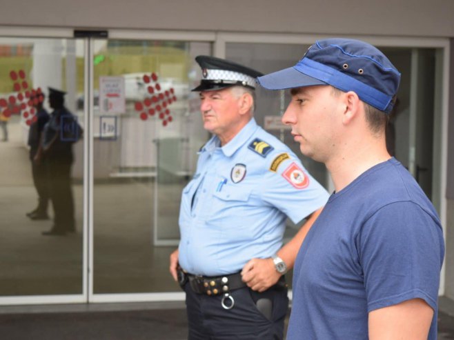 Policija u UKC Srpske nakon dojave o postavljenim eksplozivnim napravama (Foto: UKC Srpske) - Foto: Facebook