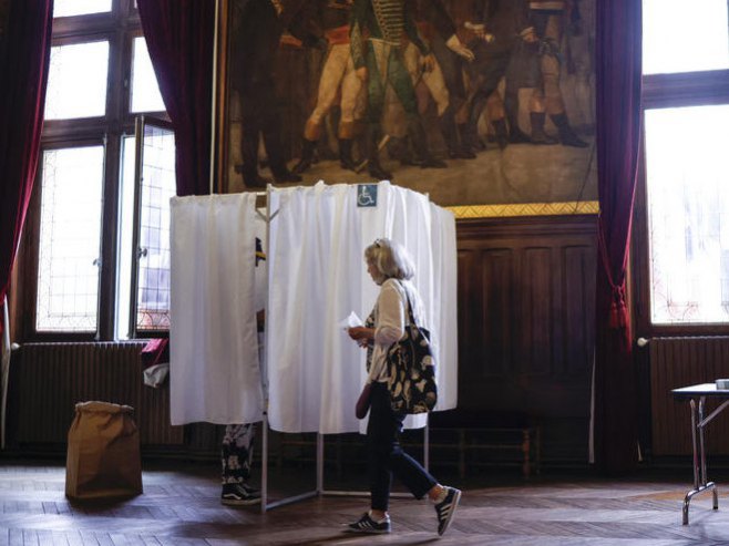 Izbori u Francuskoj (Foto: EPA/YOAN VALAT) - 
