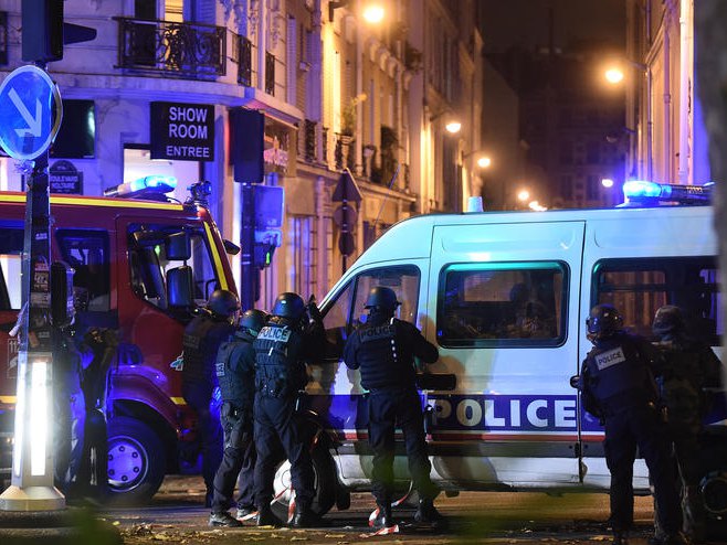 Teroristički napad u Parizu (Foto: EPA/CHRISTOPHE PETIT TESSON) - 