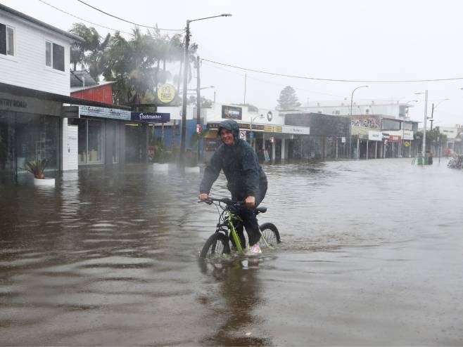 Poplave u Australiji (Foto: EPA-EFE/JASON O'BRIEN) - 