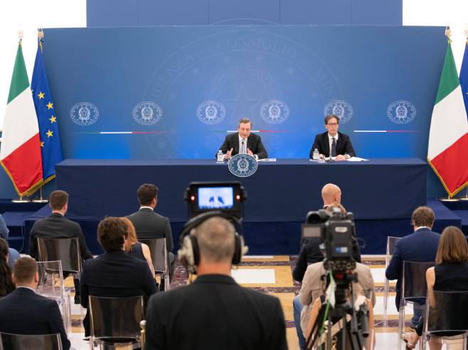 Pres konferencija italijanskog premijera (Foto, arhiv: EPA-EFE/FILIPPO ATTILI) Pres konferencija italijanskog premijera (Foto, arhiv: EPA-EFE/FILIPPO ATTILI) -