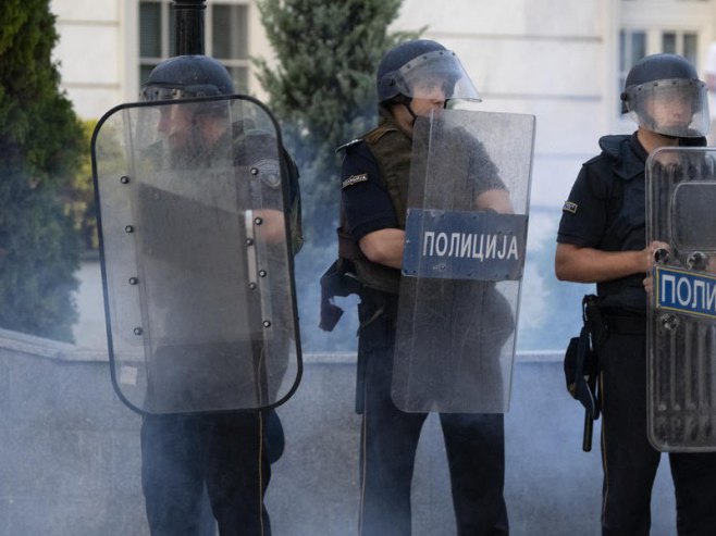 Skoplje - policija (Foto: EPA-EFE/GEORGI LICOVSKI) - 