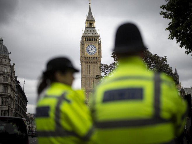 London - policija (Foto: EPA-EFE/TOLGA AKMEN) - 