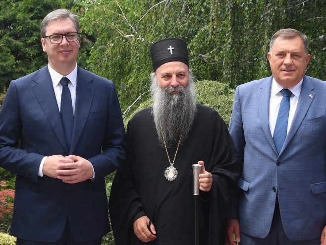 Vučić, patrijarh Porfirije i Dodik (Instagram/buducnostsrbijeav) - 